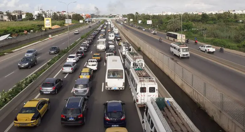 Le Sénégal interdit le voyage de nuit pour le transport public pour limiter les accidents de la route
