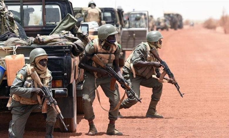 Mali : accrochage entre militaires et groupes armés avec des morts des deux côtés