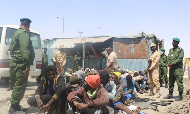 Des migrants arrêtés près de la frontière avec l’Algérie