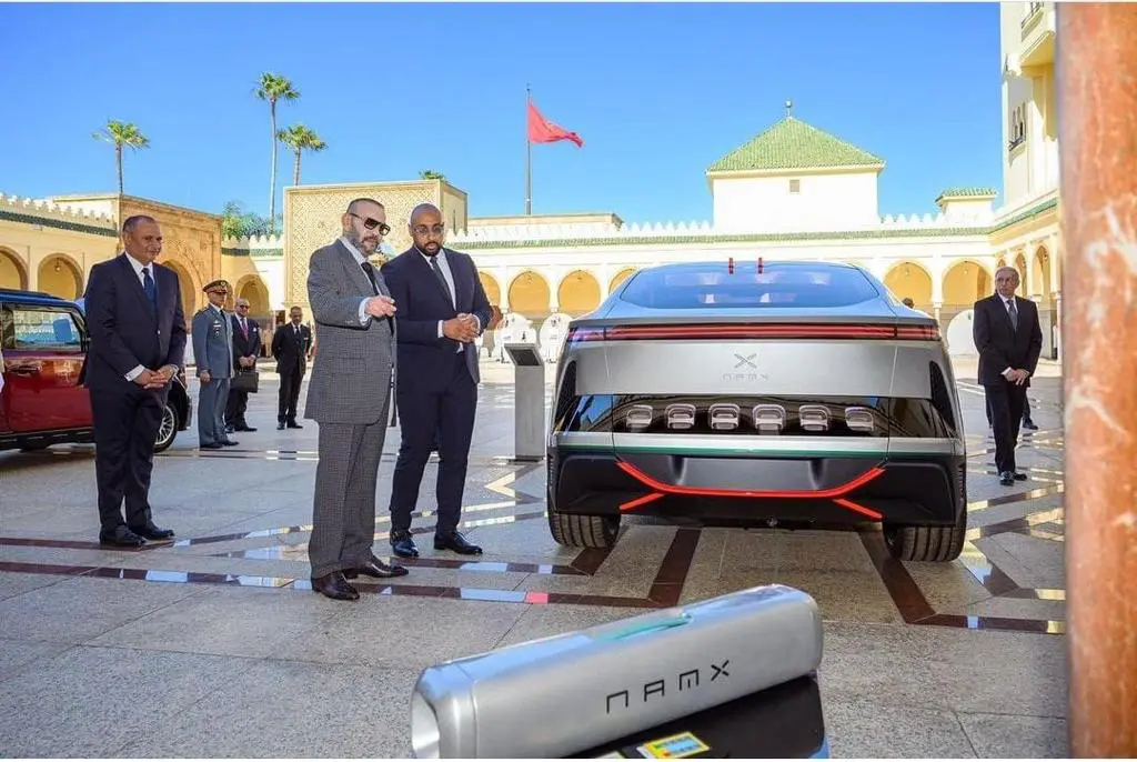 Maroc : le roi Mohamed VI a décoré les concepteurs de la voiture marocaine fonctionnant à l’hydrogène
