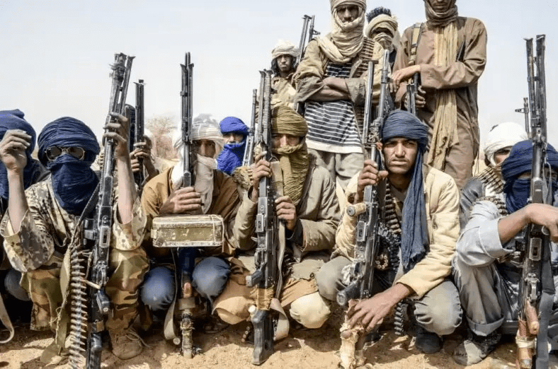 Mali : des hommes armés du NIM ont occupé un poste militaire à Maho et saisis des armes