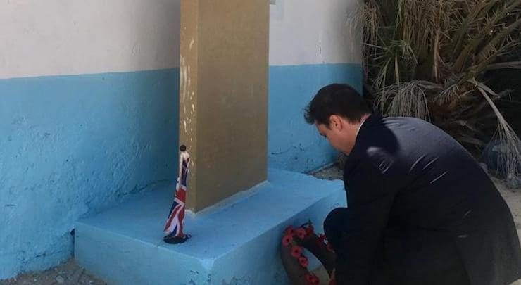 Des fleurs déposées sur les tombes de soldats britanniques à Nouadhibou