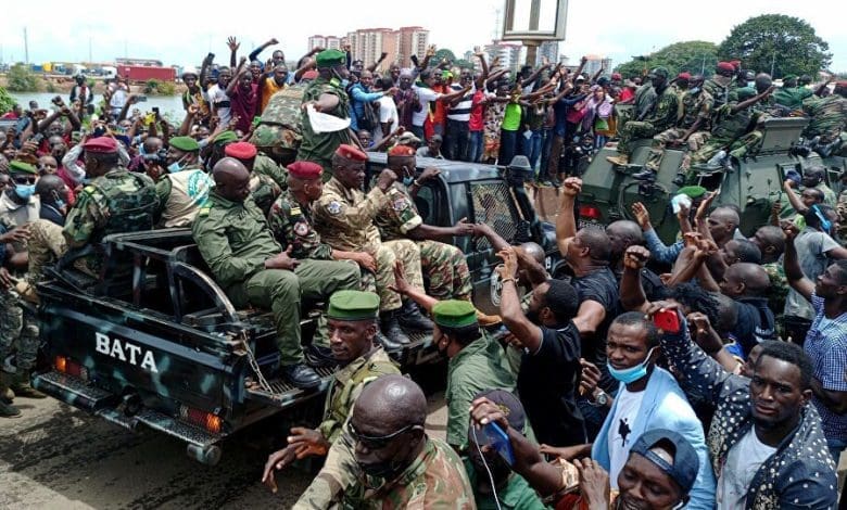 Guinée : le président déposé rejette l’option de démissionner