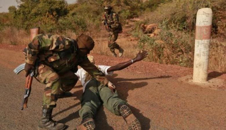 Mali : arrestation de militaires accusés d’avoir torturé des civils