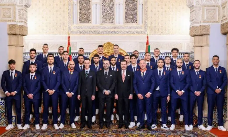 Après leur parcours exceptionnel en coupe du monde au Qatar, les joueurs marocains et leur staff décorés par le roi