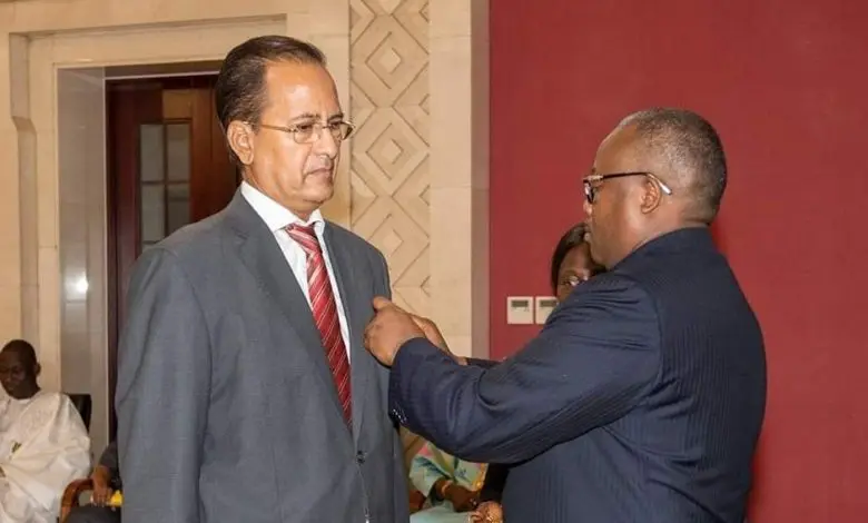 Le consul mauritanien en Guinée Bissau décoré par le président Embalô