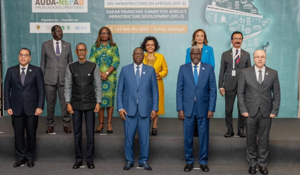 Le sommet de Dakar appelle les investisseurs à mobiliser les financements pour les infrastructures de base en Afrique