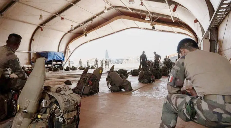 Arrivée au Tchad du premier contingent des militaires français en provenance du Niger