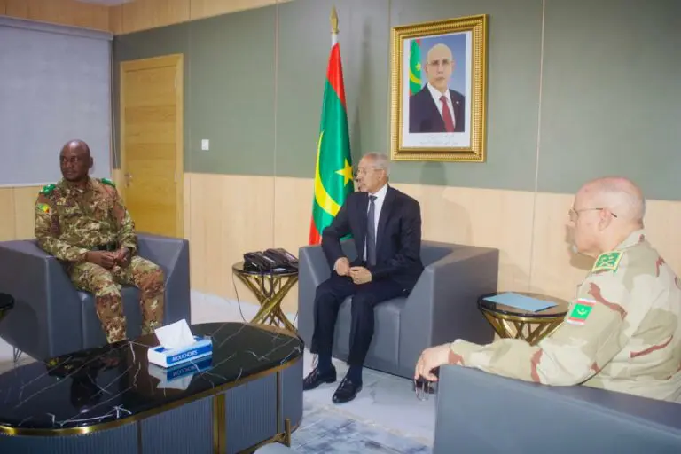 Le ministre mauritanien de la défense a reçu le chef d’état-major de l’armée malienne