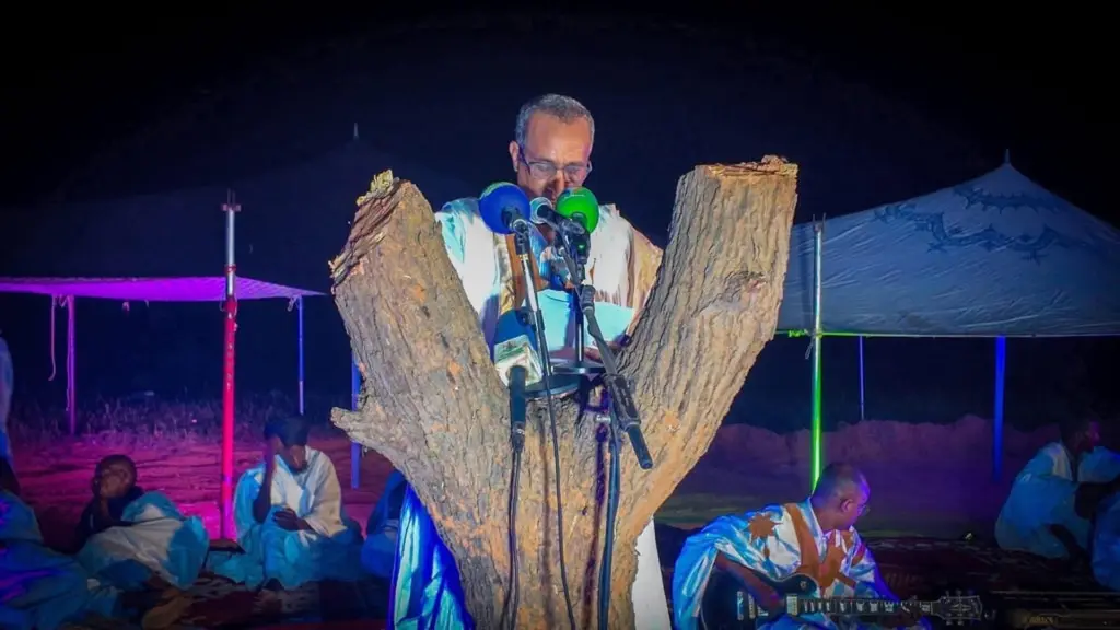 Le ministère de l’environnement réagit à l’utilisation d’un tronc d’arbre comme podium lors d’un festival au Hodh El Gharbi