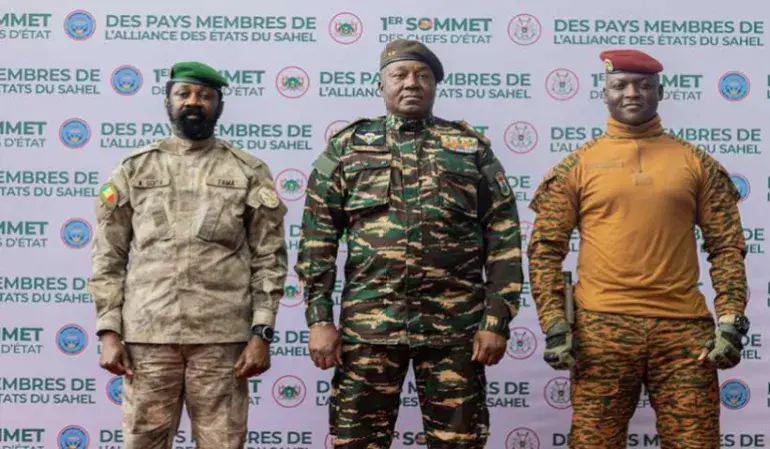 Les pays de l’AES dénoncent la violation de l’espace aérien burkinabé par un avion militaire nigérian