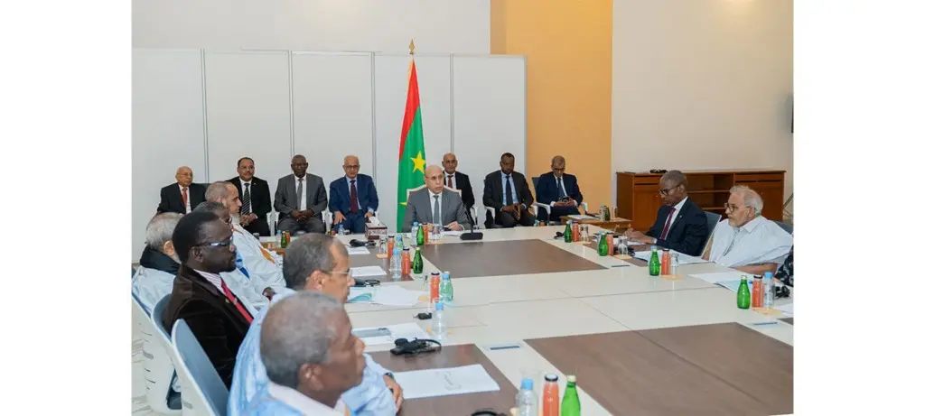 Dialogue national : les différents pôles ayant participé aux travaux vont remettre au président Ghazouani des copies signées de la feuille de route