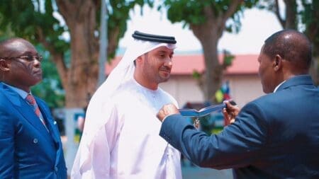 Le président centrafricain décerne à Ali Al-Shammari l’Ordre du Mérite au grade de Commandeur